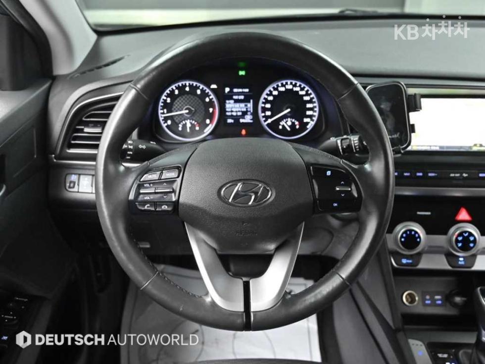 Hyundai Avante — miniaturë 13