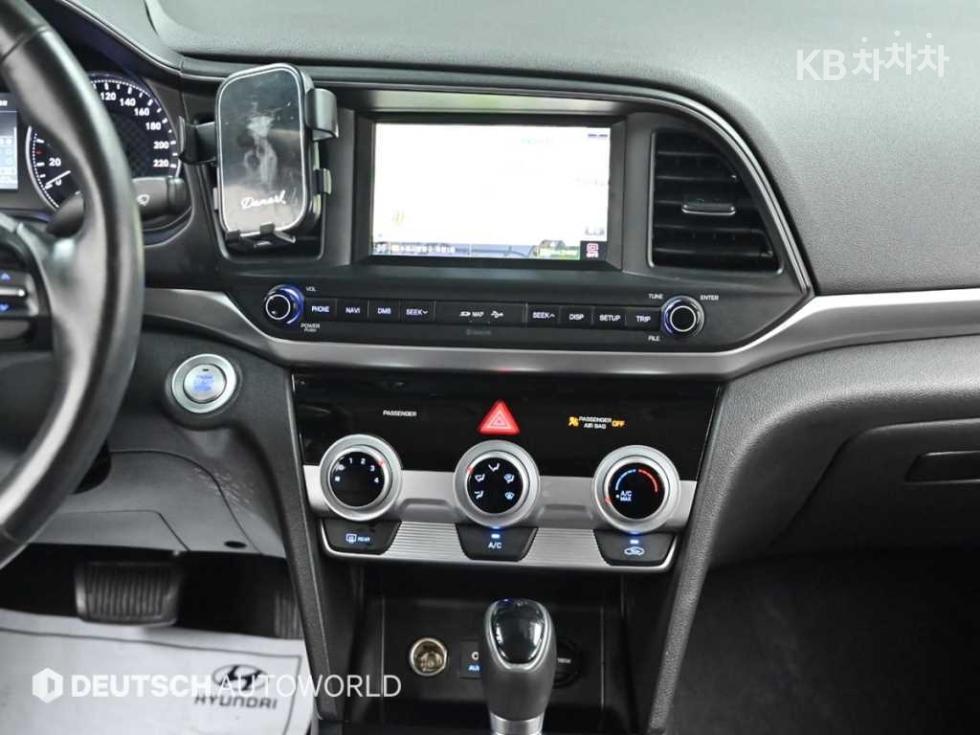 Hyundai Avante — miniaturë 14