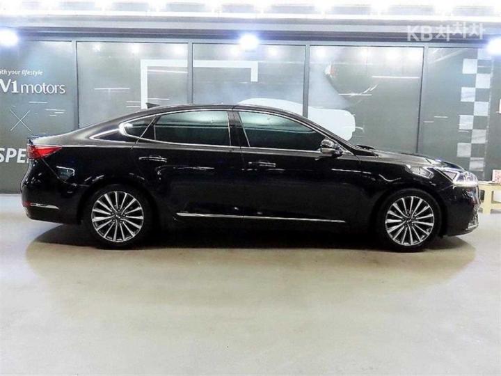 Kia K7 3.0 LPi Prestige 4