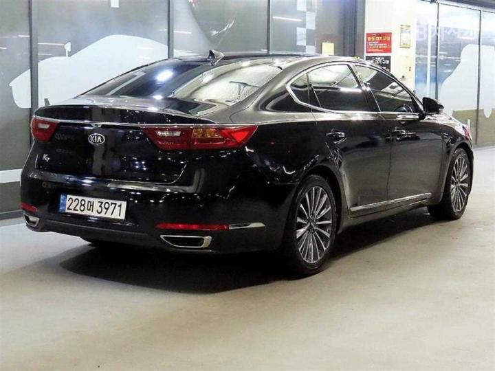 Kia K7 3.0 LPi Prestige 5