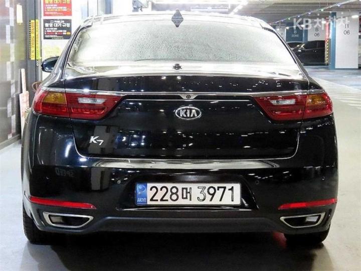 Kia K7 3.0 LPi Prestige 6