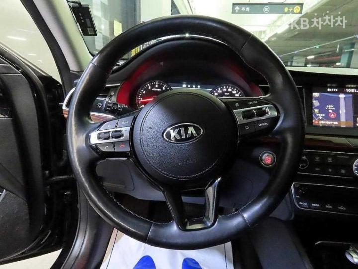 Kia K7 3.0 LPi Prestige 9