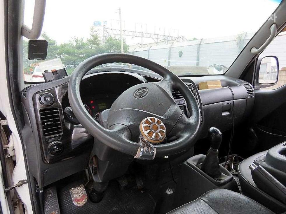2011 - kia bongo iii