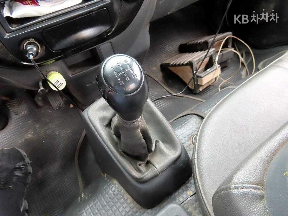 2011 - kia bongo iii
