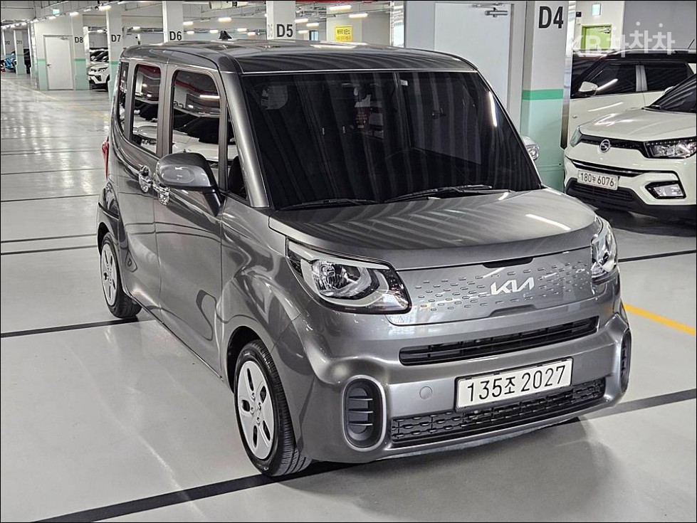2022 - kia ray