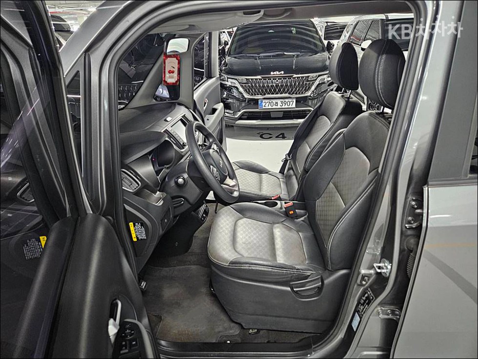 2022 - kia ray