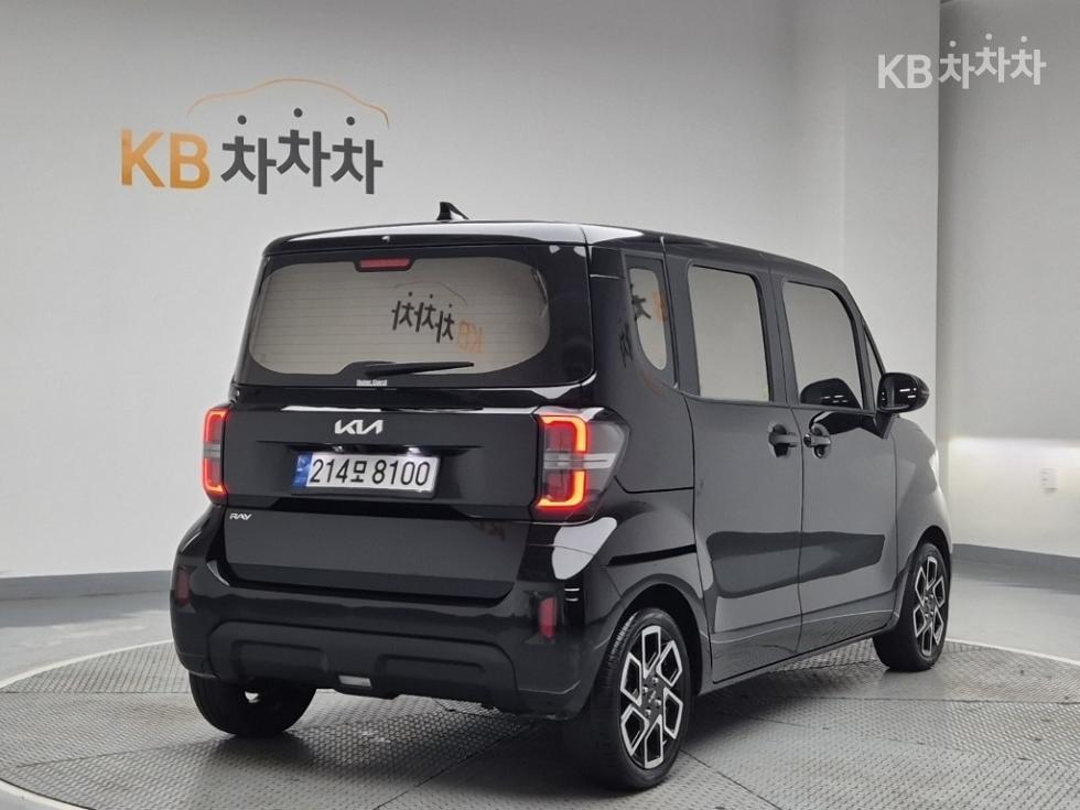 2023 - kia kia