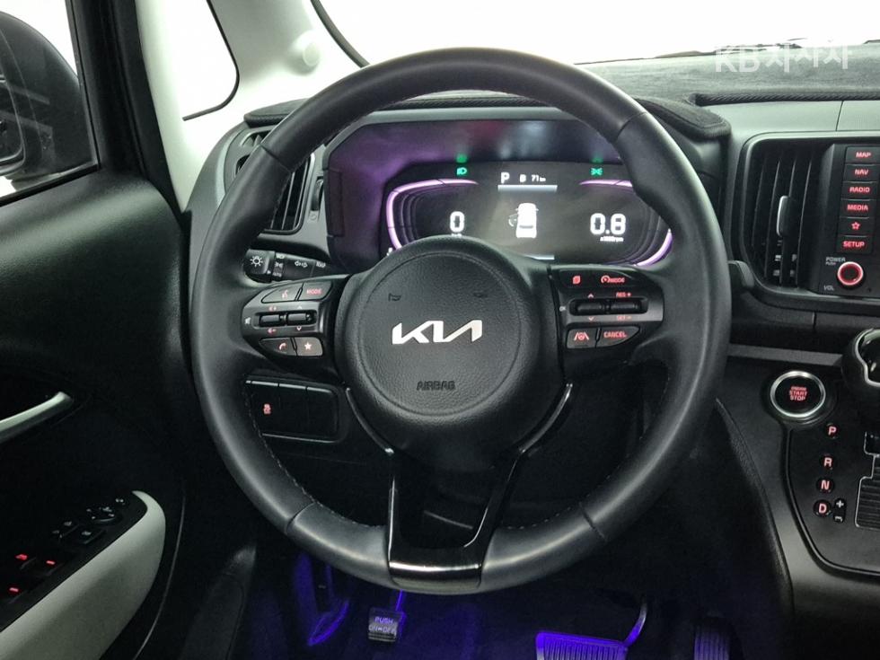2023 - kia kia