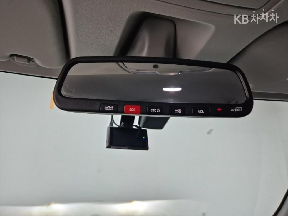 2023 - kia kia