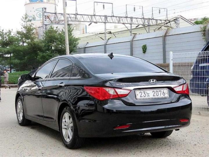 Hyundai Sonata YF LPi Top 4