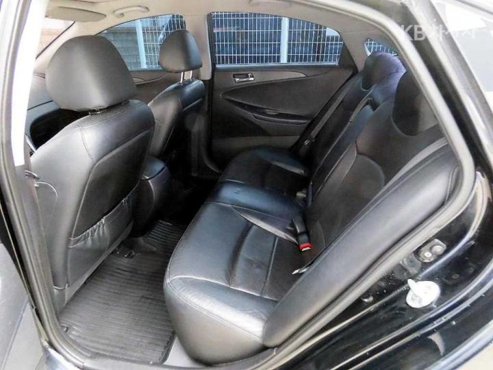 Hyundai Sonata YF LPi Top 7
