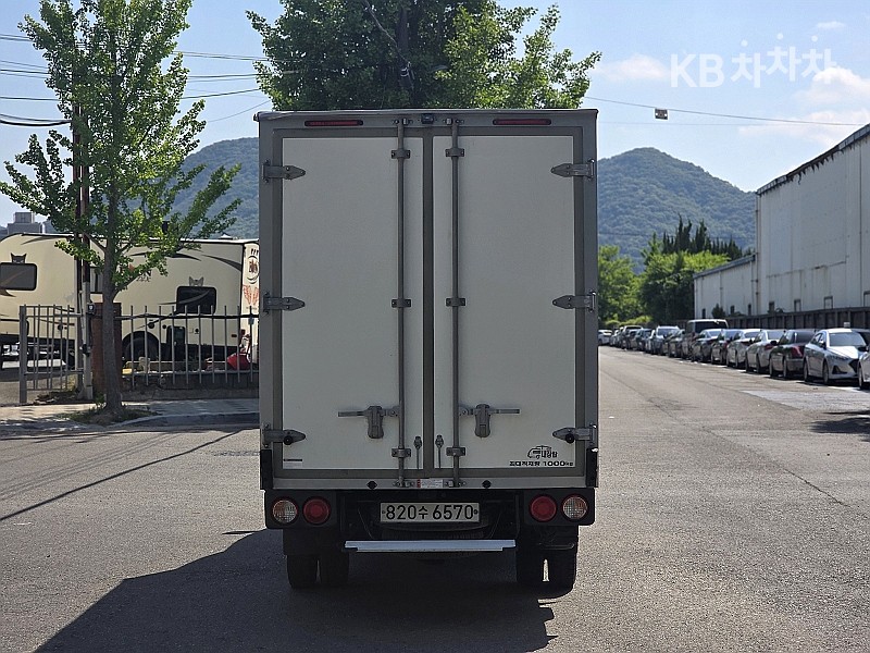 2020 - kia bongo iii