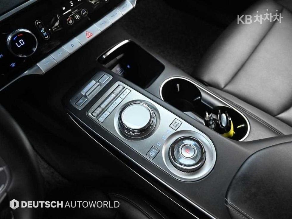 2021 Genesis GV70 photo