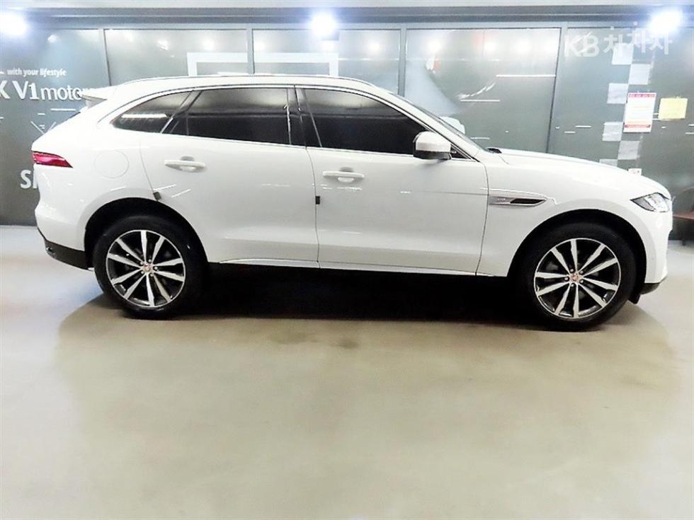 2021 - jaguar f-pace