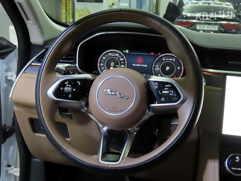 2021 - jaguar f-pace