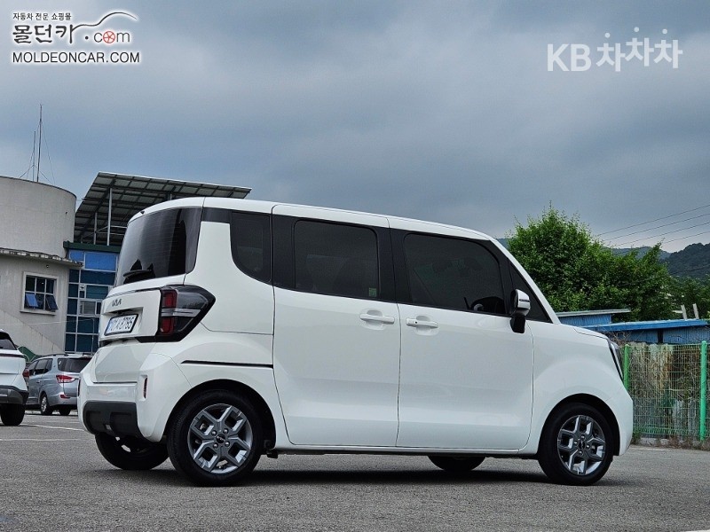 2023 - kia kia
