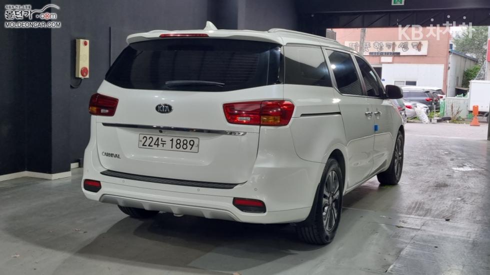 2019 - kia carnival