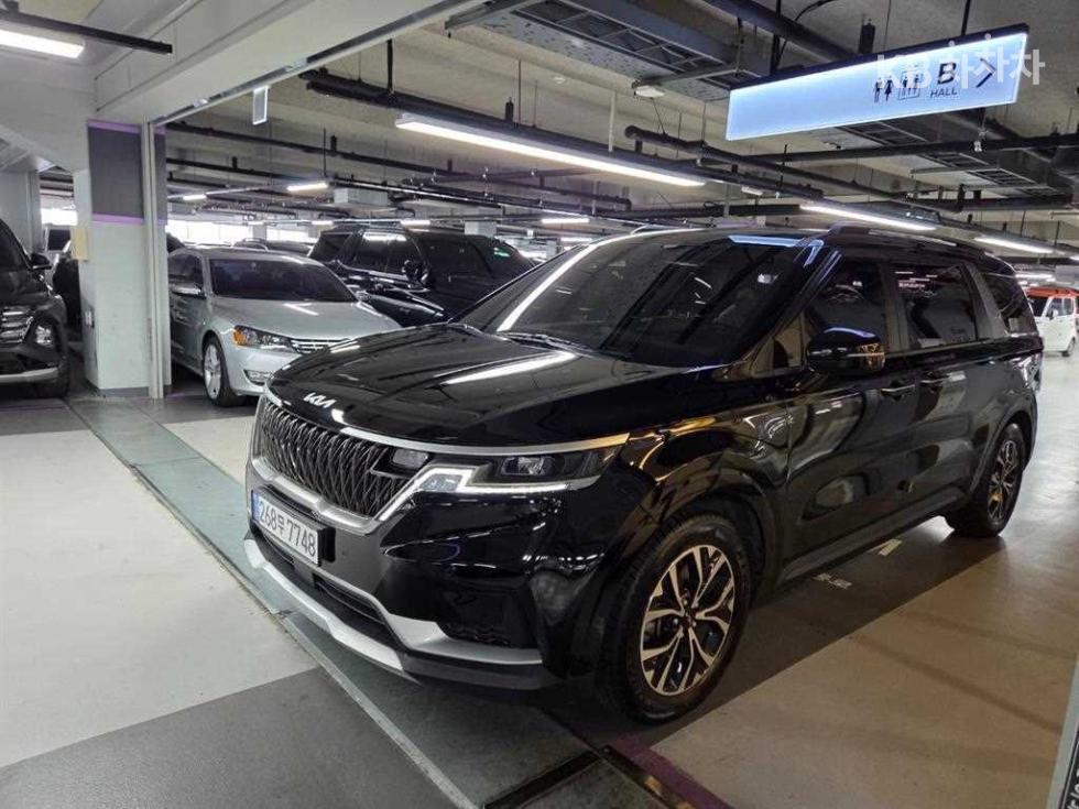 2023 - kia carnival