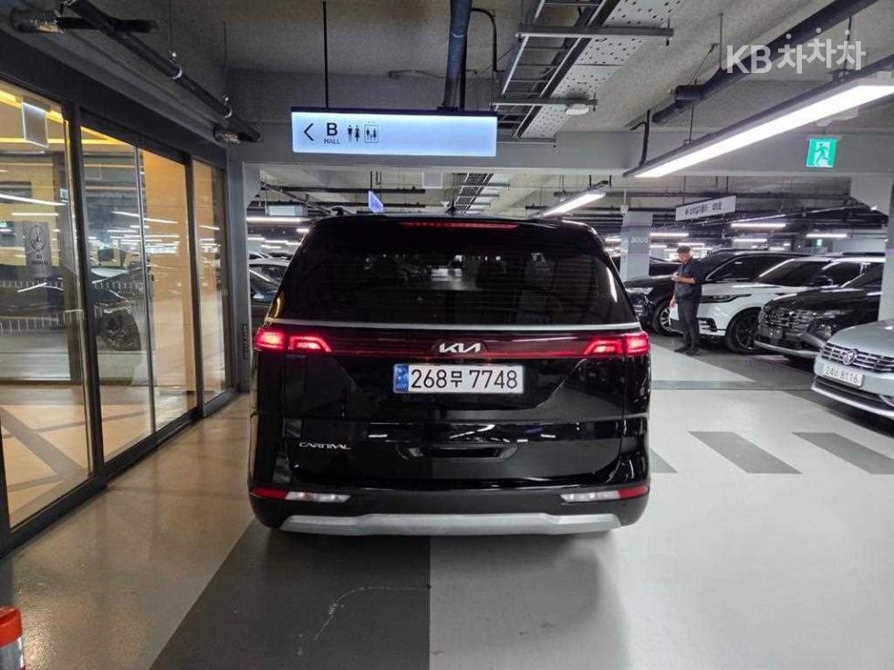 2023 - kia carnival