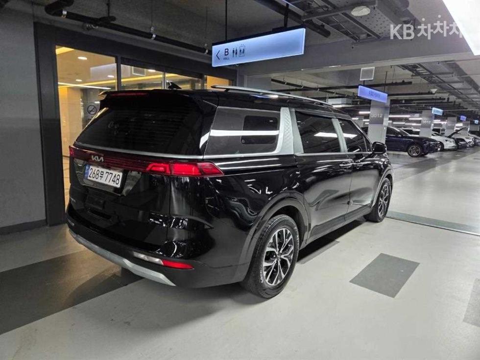 2023 - kia carnival