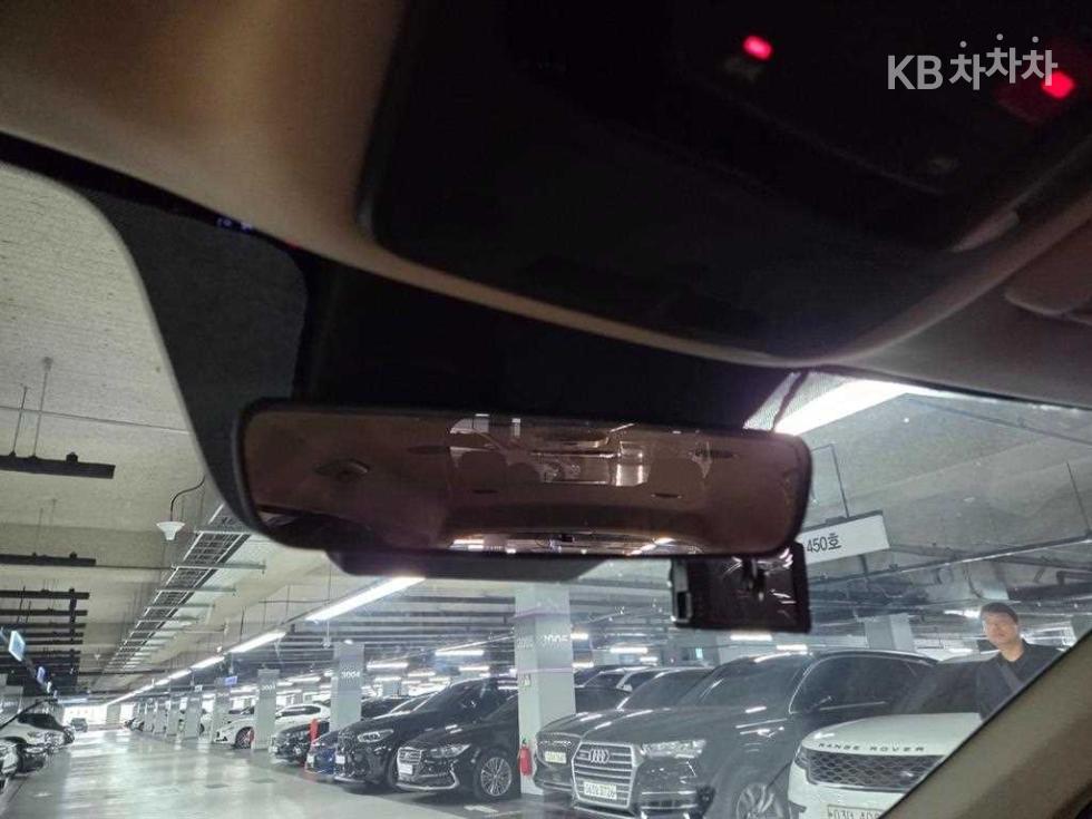 2023 - kia carnival