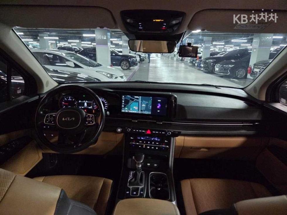 2023 - kia carnival