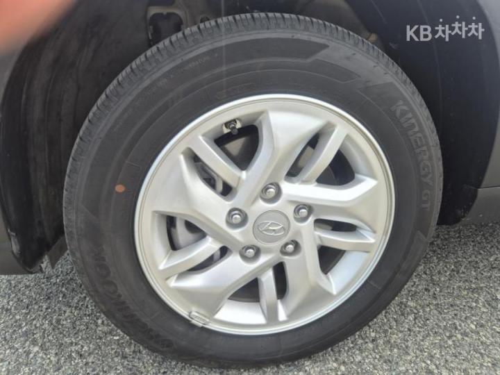 Hyundai Venue Gasoline 1.6 Premium — фото 5