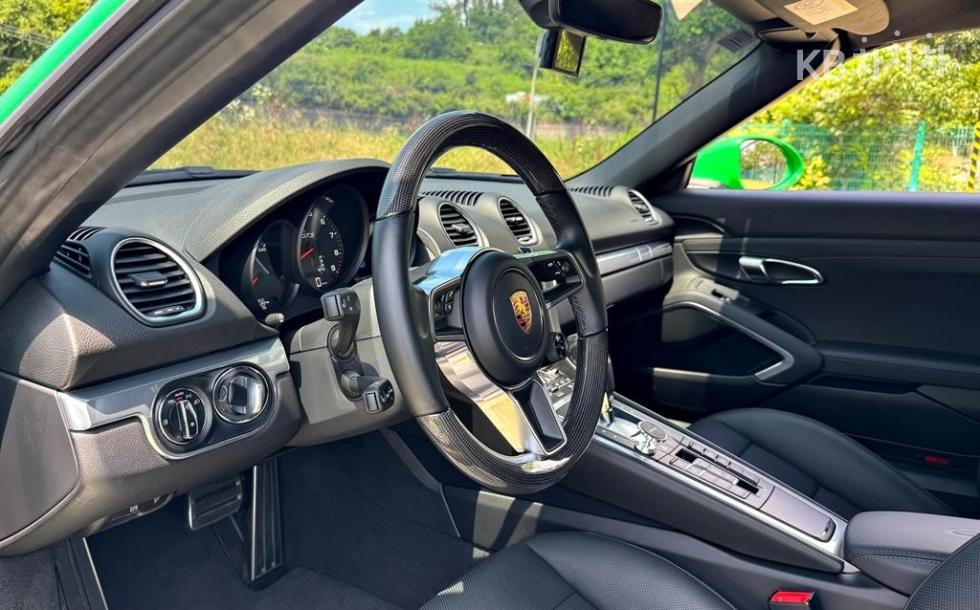 2023 - porsche 718