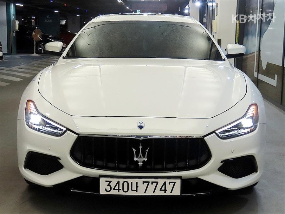 2021 - maserati ghibli