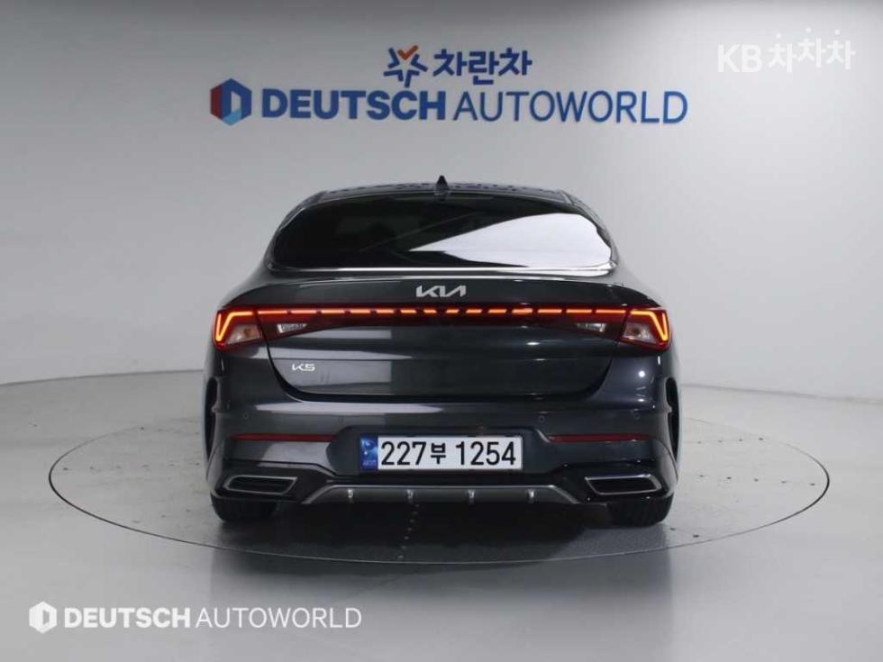 2023 - kia k5