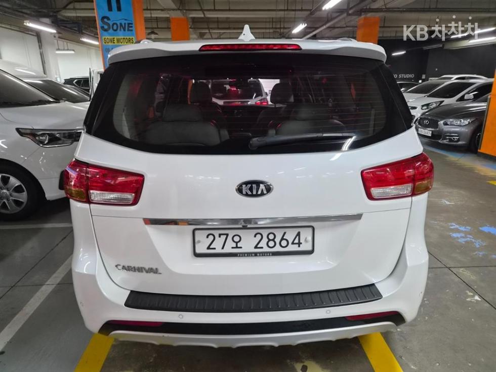 2017 - kia carnival