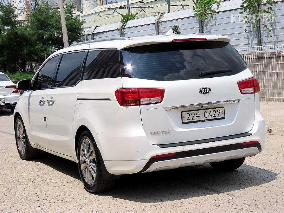 2017 - kia carnival