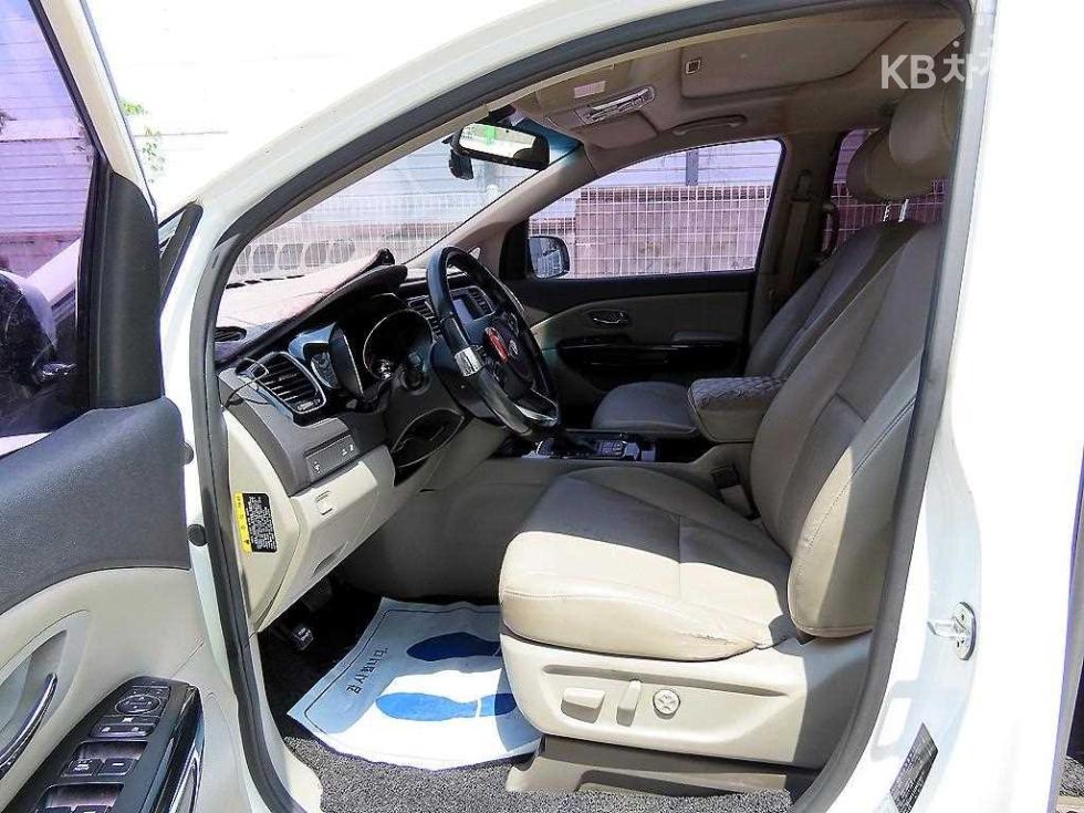 2017 - kia carnival