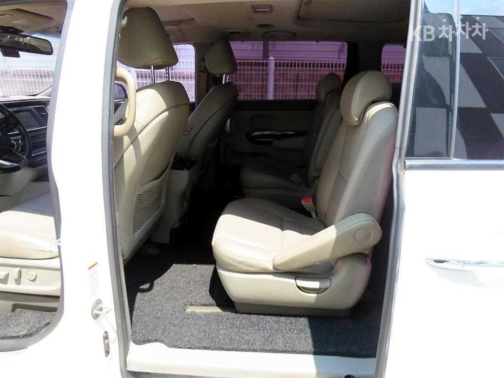 2017 - kia carnival