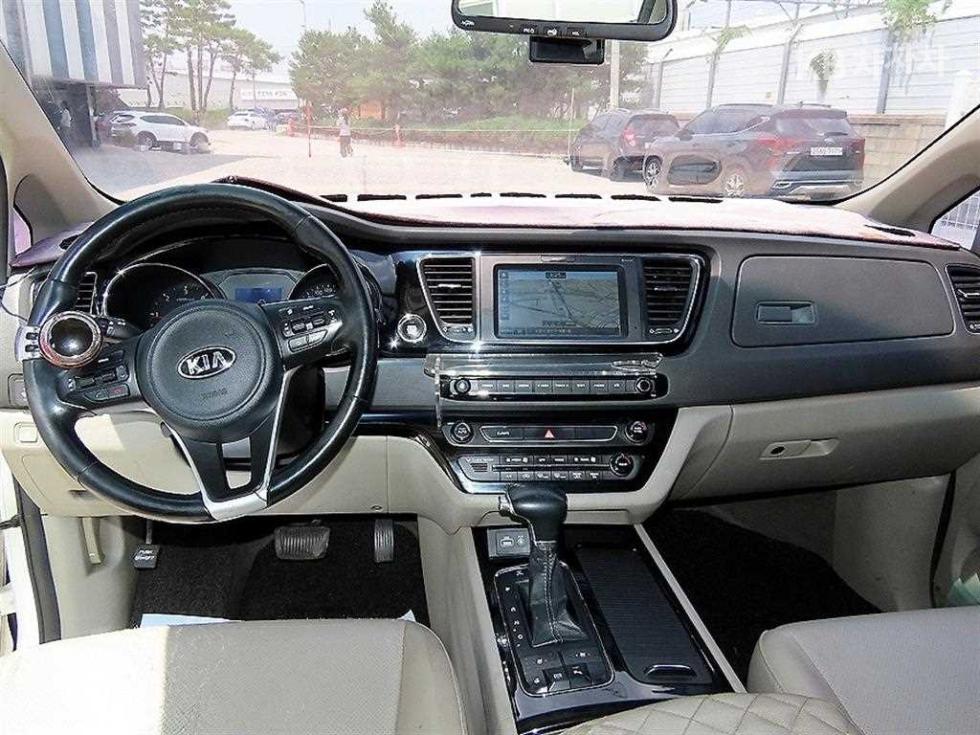 2017 - kia carnival