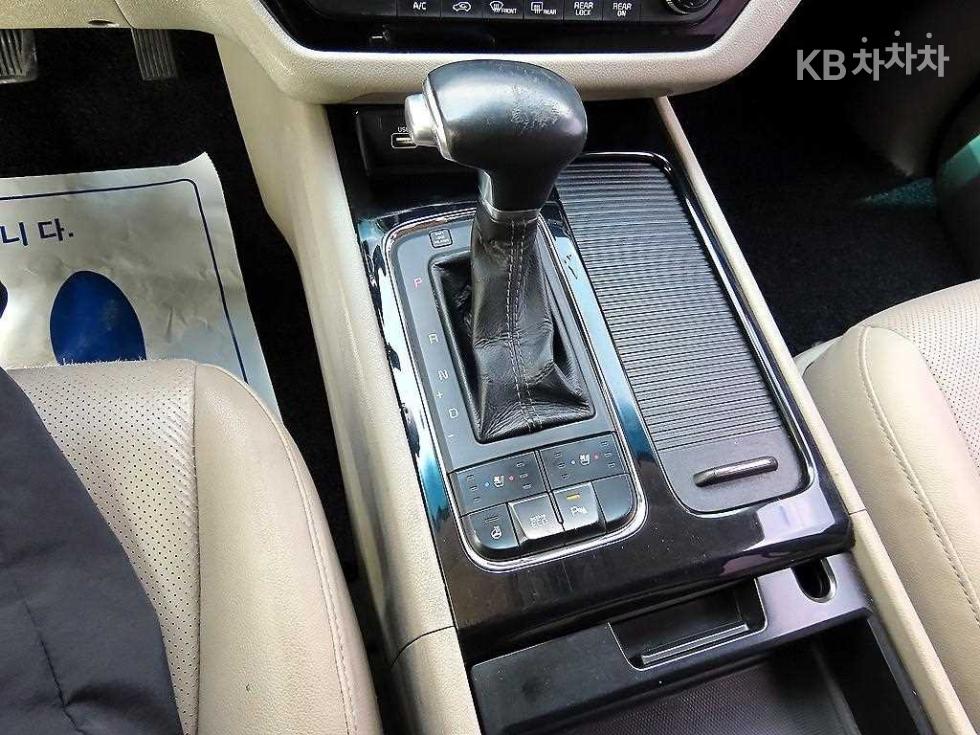 2017 - kia carnival