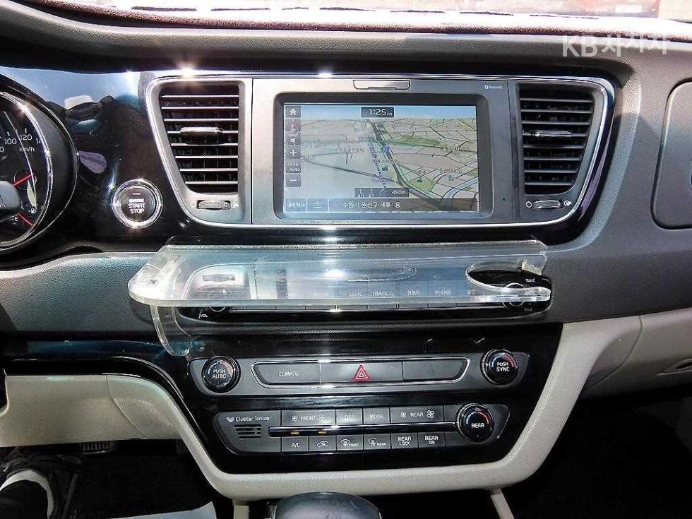 2017 - kia carnival
