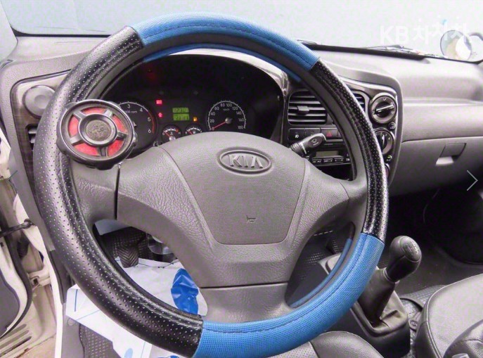 2011 - kia bongo iii