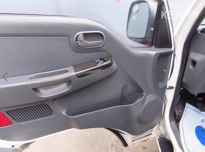 2011 - kia bongo iii