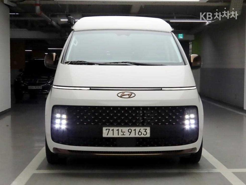 Hyundai Staria