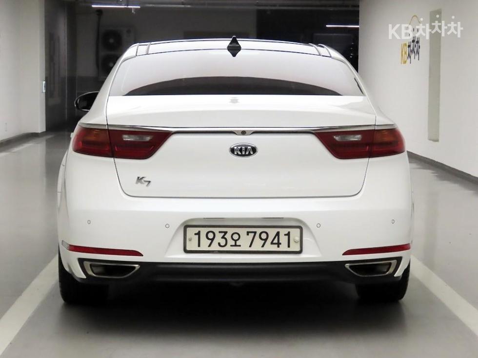 2018 - kia k7