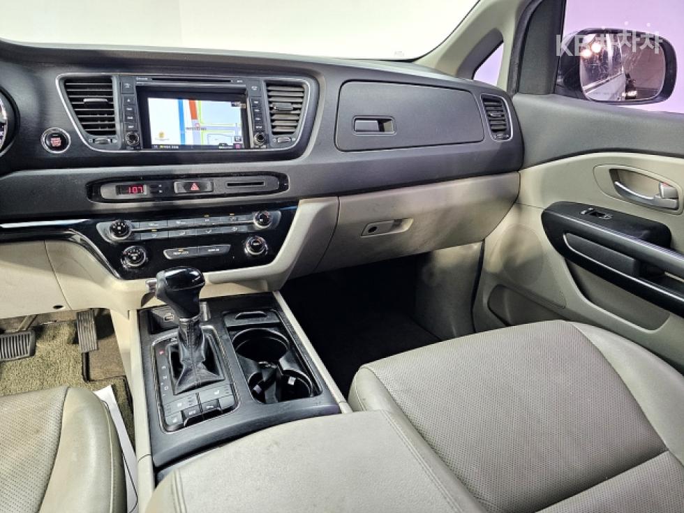 2016 - kia carnival
