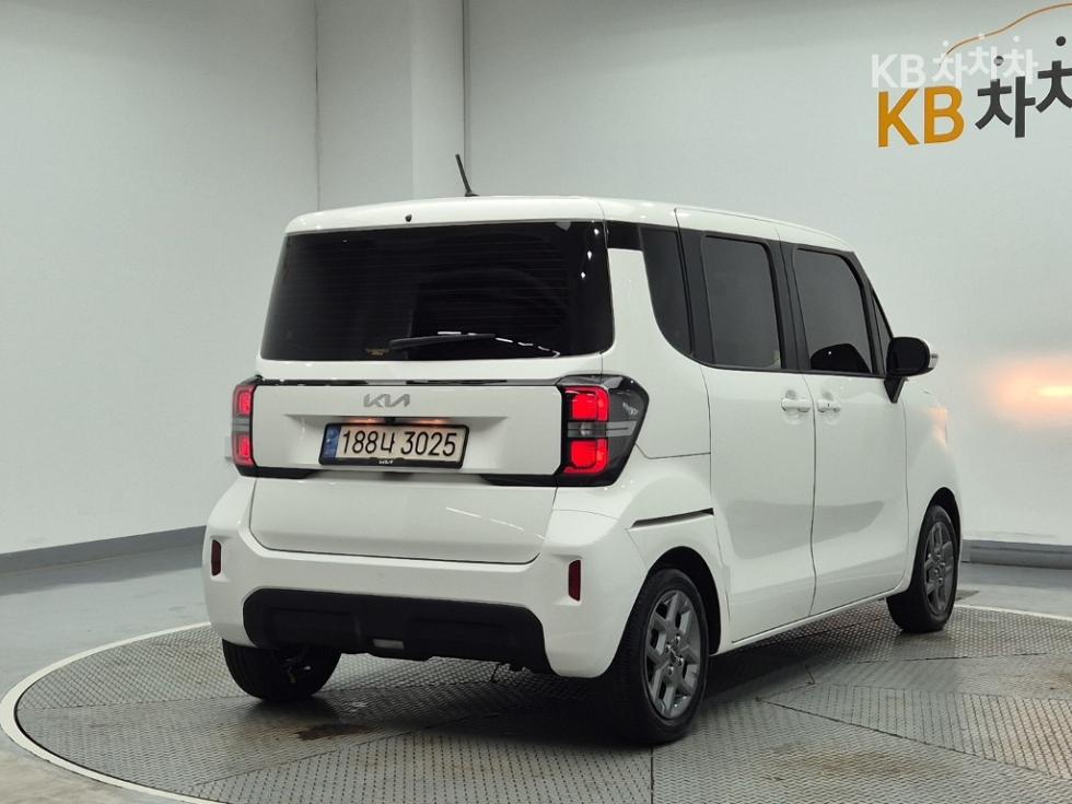 2023 - kia kia