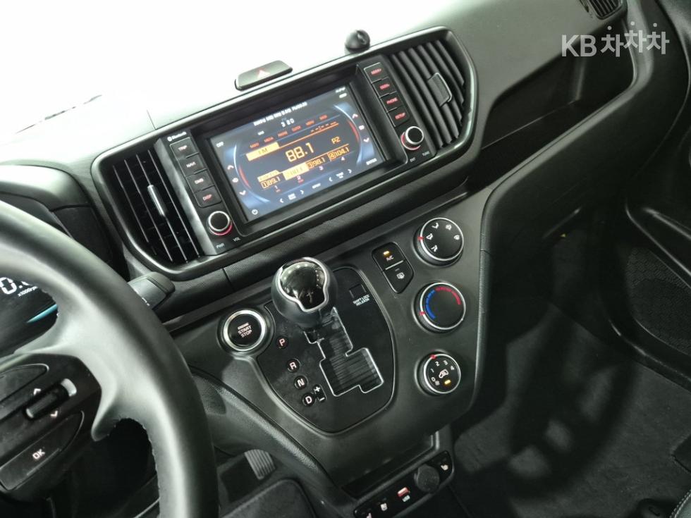 2023 - kia kia