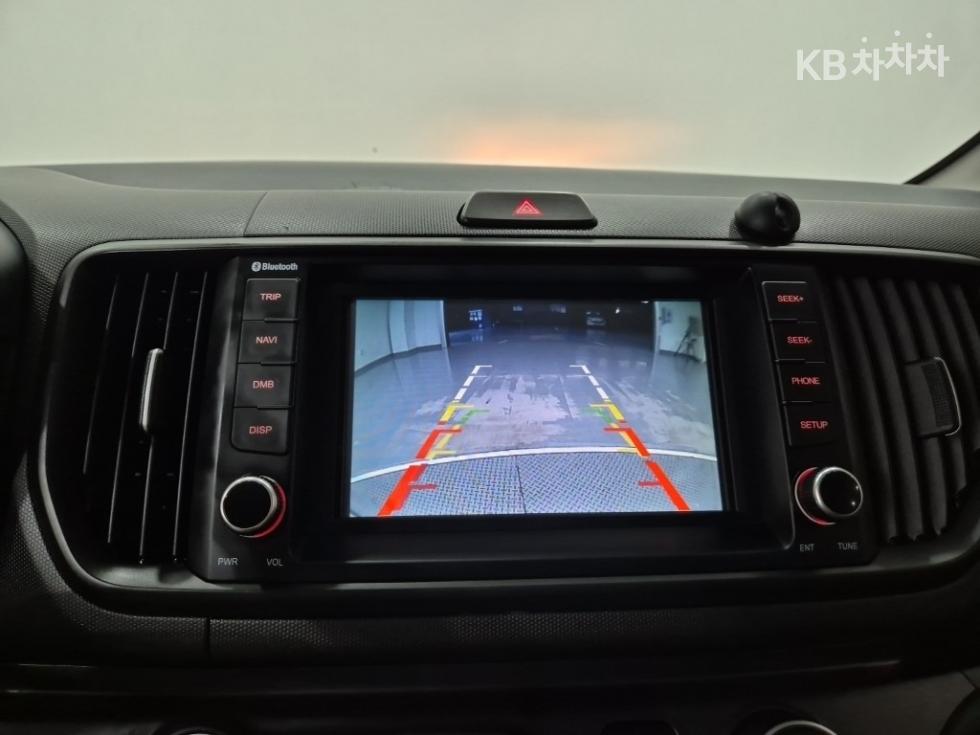 2023 - kia kia