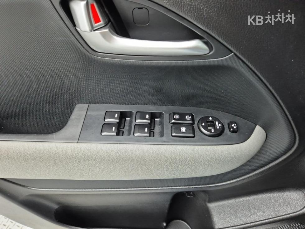 2023 - kia kia