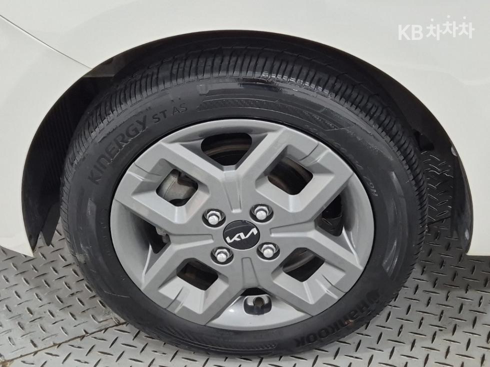 2023 - kia kia