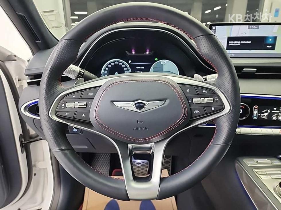 2022 Genesis GV70 photo