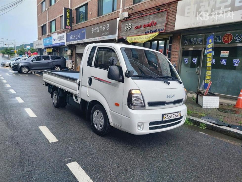2022 - kia bongo iii
