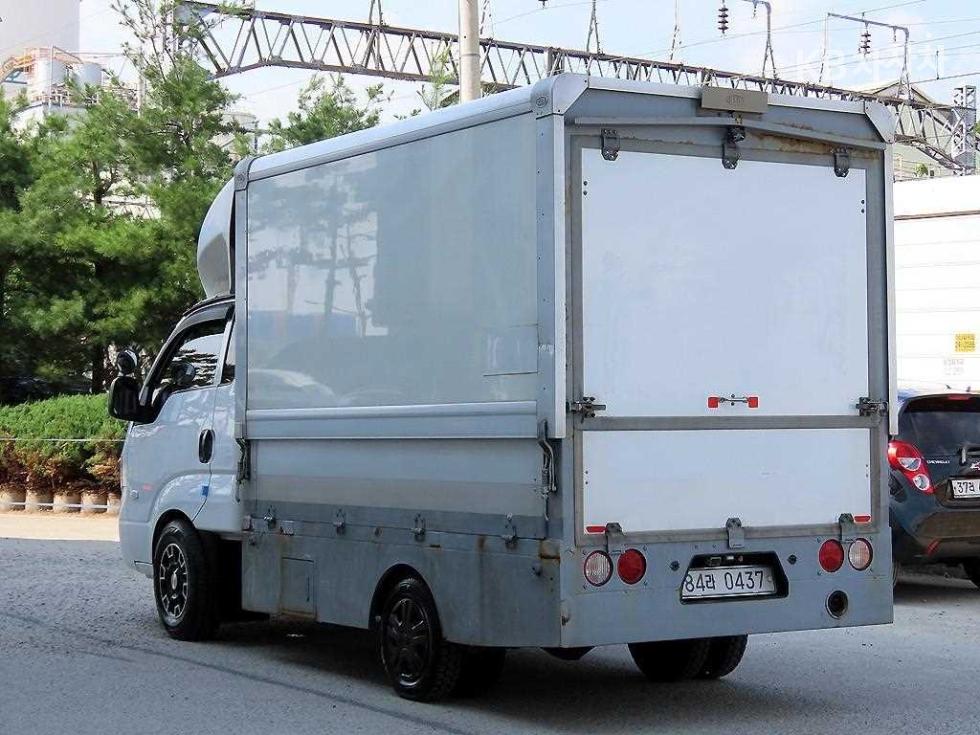 2017 - kia bongo iii
